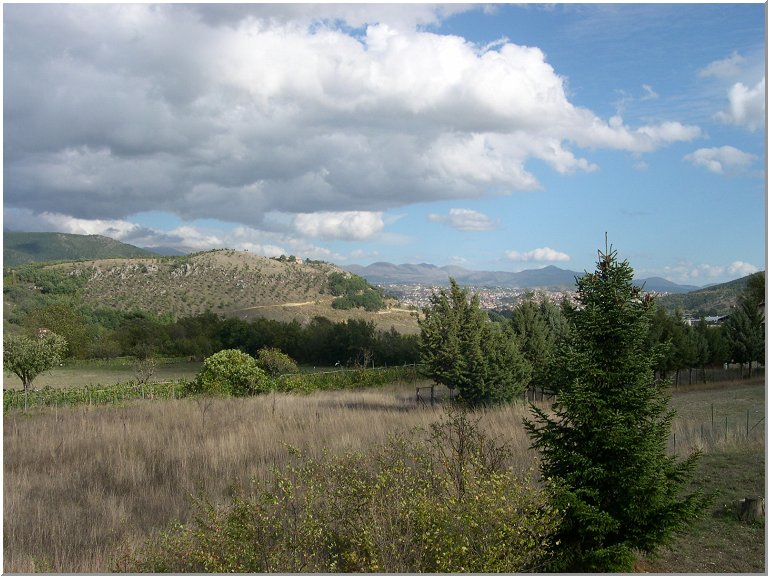 Veduta dalla Magione Ellyesca. Panorama mozzafiato.
E un giorno tutto questo sar suo...